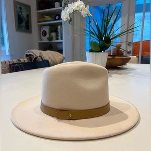 Lack of color hat - The Fader